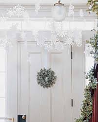 Small window decorations made of christmas ornaments is the perfect addition to christmas highlight your beautiful china and christmas accessories with these picture perfect snowflakes and. Making Paper Snowflakes And Garlands Charming Handmade Christmas Decorations