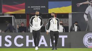 In arnds neuer kolumne geht's um jogi löw, joshua kimmich. Kommentar Zum Landerspiel Deutschland Vs Ukraine Ein Fatales Signal Anstelle Eines Wichtigen Zeichens Kicker