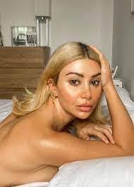 Martha Bath's Instagram, Twitter & Facebook