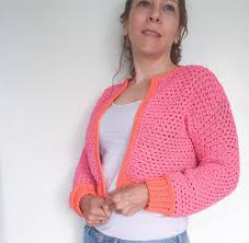 Which is the best knitting pattern for a cardigan? Beginner Sweater Knitted Sweater Cropped Cardigan Pattern Cardigan Sweater Pattern Bomber Jacket Pattern Knitting Pattern Cardigan Patterns Craft Supplies Tools Dekorasyonu Net
