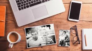 Ia mengambil daster yang cukup seksi sebagai pakaian malamnya. 7 Benda Esensial Yang Harus Ada Di Meja Kerja Karyawan Kumparan Com