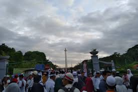 Tugu monas berdiri pada bulan. Massa Aksi Bela Palestina Shalat Subuh Di Monas Antara News