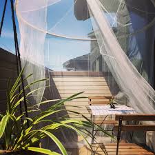 プチプラ 100均でも出来る ベランダカフェ をよりおしゃれに快適にするアイデア ベランダ カフェ 部屋のデコレーション