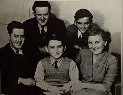 George Harrison💙🎸🇬🇧 🔥 [ with his parents Harold Harrison and Louise  French, and his brothers Harold ("Harry") and Peter ] ___The Beatles 4Ever  Page🍏 #thebeatles #TheBeatles4Ever