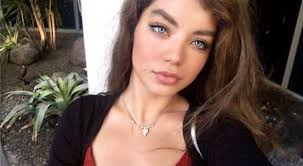 Buse Narci Goz Rengini Degistirmek Icin Ameliyat Mi Oldu Buse Narci Gercek Goz Rengi Ameliyatla Goz Rengi Degistirme Mumkun Mu