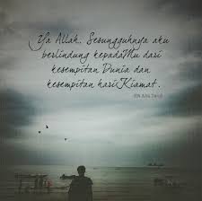 Semesta dalam buku dan film tampak jauh lebih hidup baginya ketimbang dunia yang ia jalani. Aku Ada Dia
