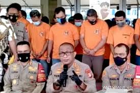 Pelabuhan tanjung priok adalah pelabuhan terbesar di indonesia. 49 Preman Terduga Pelaku Pungli Di Tanjung Priok Ditangkap Antara News