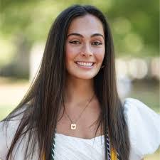 Allie Cyr's Instagram, Twitter & Facebook