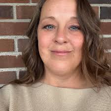 Danielle Carver (@danielle.carver.10) • Facebook