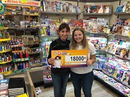 En tout, ce sont d'ailleurs près • les jackpots de fin d'années ont également fait de heureux gagnants : Grattage Loto Tierce A Valognes Les Jeux De Hasard Font Decidement Beaucoup D Heureux La Presse De La Manche