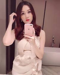 Chiếc đầm tím không chỉ tôn dáng với số đo 3 vòng, các chi tiết xếp. Bi Quyáº¿t Giá»¯ Dang DÆ°á»¡ng Nhan Cá»§a Hoa Háº­u Ä'áº·ng Thu Tháº£o Tin Tá»©c Online