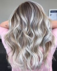 Jun 15, 2019 · colpi di sole biondi sui capelli, la guida definitiva per l'effetto nineties più amato dalle chiome trendy. 50 Bellissime Idee Per Capelli Con Sfumature Argento 2022 Capellidistile It