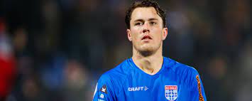 Hij is 28 jaar oud en zijn burgerschap is finnland. Finse Bondscoach Roept Thomas Lam Op Peczwolle Nl
