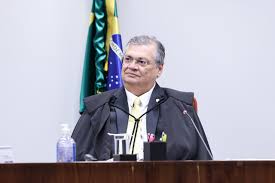 Dino vota contra livrar partidos que descumpriram cotas raciais nas eleições