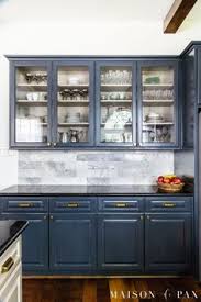 La parola italiana libro deriva dal latino liber.il vocabolo originariamente significava anche corteccia, ma visto che era un materiale usato per scrivere testi (in libro scribuntur litterae, plauto), in seguito per estensione la parola ha assunto il significato di opera letteraria. 900 Best Home Tours From Stonegable Ideas In 2021 Home Decor Autumn Home