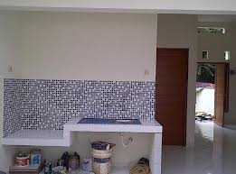 Ingin punya desain dapur minimalis sederhana yang murah namun tetap unik juga bisa kamu wujudkan dengan penambahan beberapa wall art dan stiker dinding yang menarik. 35 Model Motif Keramik Dinding Dapur Minimalis Harga Rumahpedia