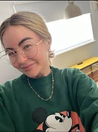 Hello! Ella Porter , Keisha Gordon and myself are looking for another  housemate to join our 4 bedroom townhouse in Moorabbin! Available 20th of  January The room is 262.50 per week with