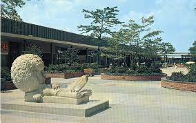 Eastland Center Harper Woods Mi Lion And Mouse Sculpture Detroit History Detroit Michigan Mall Architecture