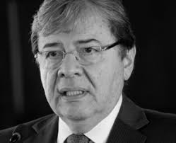 El señor ministro de defensa nacional, dr. Carlos Holmes Trujillo The Dialogue