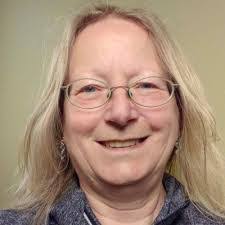 Iris Grimm's Instagram, Twitter & Facebook