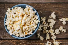 25 Snacks Gourmands Qui Aident A Perdre Du Poids Popcorn Sain Idees De Collations Les Super Aliments