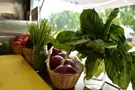 Prince emanuele filiberto di savoia, grandson of italy's last reigning king, will soon serve classics such as seafood fettuccine from his food truck the prince of venice. The Prince Of Venice Food Truck Rolls Into Los Angeles With Fresh Handmade Pasta Digs Net