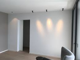 lichterlebnis wohnzimmer findme von flos bildbeleuchtung beleuchtungskonzepte beleuchtungsideen