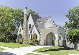 Christopher Porte Cochere By Christopher Architecture And Interiors House Exterior Modern Farmhouse Exterior Farmhouse Exterior