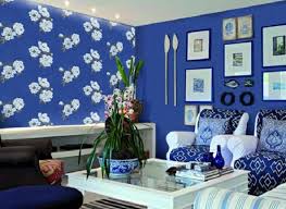 خلفيات زرقاء 49 صوره طلاء عادي للجدران باللونين الأبيض والداكن مع الذهب للجدران والورود الحمراء في الداخل