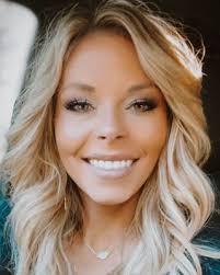 Katelyn Boles's Instagram, Twitter & Facebook