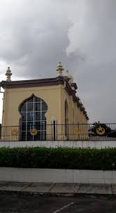 Makam sultan mahmud mangkat di julang) is a historical tomb in kota tinggi district, johor in malaysia.it is situated in a village of kampung makam near kota tinggi town. Batu Nisan Makam Sultan Mahmud Mangkat Dijulang Facebook