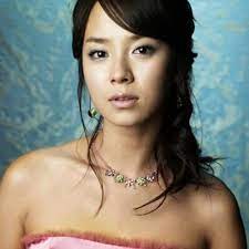 Song ji hyo mengawali kariernya sebagai model untuk majalah kiki magazine pada tahun 2001. Song Ji Hyo ì†¡ì§€íš¨ On Twitter Fact Jessica Is Close With Music Bank Mc Song Joongki And Song Jihyo From Princess Hours