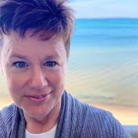 Lorrie Shaw's Instagram, Twitter & Facebook