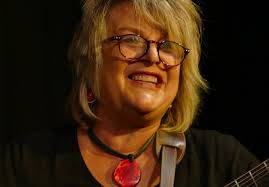 Petra Sauer im Musikantebuckl Oberotterbach: Lieder in Mund(t)art