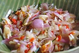 Pedasnya bisa disesuaikan selera, sambal matahnya segeeer bgt mantull deh👍💖. Cara Mudah Bikin Sambal Matah Bunga Kecombrang Asli Bali