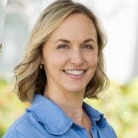 Leslie Stump's Instagram, Twitter & Facebook