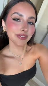 Heather Propst's Instagram, Twitter & Facebook