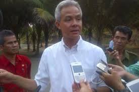 Bisa juga dilakukan dengan cara berikut, pertama , menawarkan diri langsung ke yang bersangkutan. Baru Tahu Tukang Sapu Jalan Diupah Rp 600 000 Begini Reaksi Ganjar