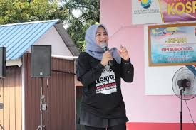 Dato' noraini ahmad selaku ahli parlimen parit sulong , ketua wanita umno bahagian parit sulong dan exco wanita umno malaysia turut hadir semasa hari penamaan calon bagi prk n20 sg. Dato Dr Noraini Ahmad On Twitter Kempen Kibar Jalur Gemilang Peringkat Parlimen Parit Sulong Diusahakan Oleh Pemuda Dan Puteri Umno Bahagian Seramai 120 Peserta Konvoi Telah Berarak Dari Semerah Ke Parit Sulong