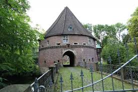 Wohnen In Der Vorburg Eines Schlosses Im Ruhrgebiet Burg Schloss Castrop Rauxel 2nmgr4d Haus Mieten Immobilien Immobilien Angebote