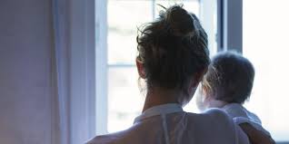 La ragione della perdita di capelli dopo la gravidanza è da attribuire ancora una volta agli ormoni, o meglio, all'ormone estrogeno. Perdita Di Capelli Dopo La Gravidanza Come Trattarla