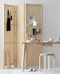 Un Paravent Diy En Cannage Shake My Blog En 2020 Diy Ikea Cloison De Separation Diy Paravent Ikea