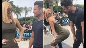 Iggy Azalea Gives Twerk Lessons To Thirsty Reporter - YouTube