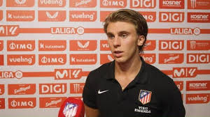Pablo Barrios tras la derrota contra el Athletic: "Con los dos goles nos ha caído un jarro de agua fría"
