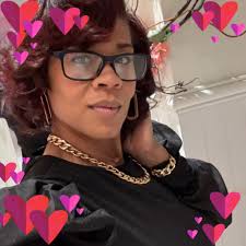 Arlene King is a Parade Company legend! She has been threading needles and  cutting fabric with us since 1985. Arlene was introduced to sewing by her  mother when she was 10 and