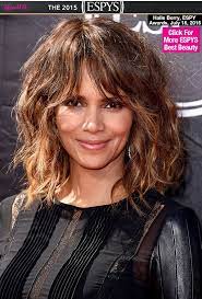 Halle Berry Rocks Voluminous Waves At The Espy Awards Long Hair With Bangs Long Hair Styles Hairstyles With Bangs