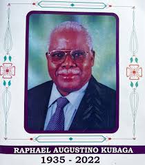 KAMISHNA JENERALI WA UHAMIAJI DKT ANNA PETER MAKAKALA AONGOZA MAMIA YA  WAOMBOLEZAJI MAZISHI YA MZEE RAPHAEL KUBAGA