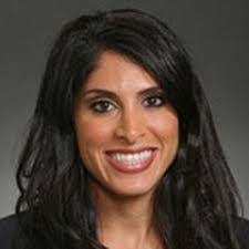 Julia Kohan's Instagram, Twitter & Facebook