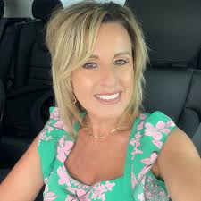 Took me 3 years to convince @lilyannjohnsonn to start dating me after I  killed the crush she had