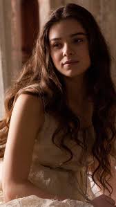 Her breakthrough role was as mattie ross in the drama western film true grit. Hailee Steinfeld Romeo And Juliet 640x1136 Iphone 5 5s 5c Se Wallpaper Background Picture Image